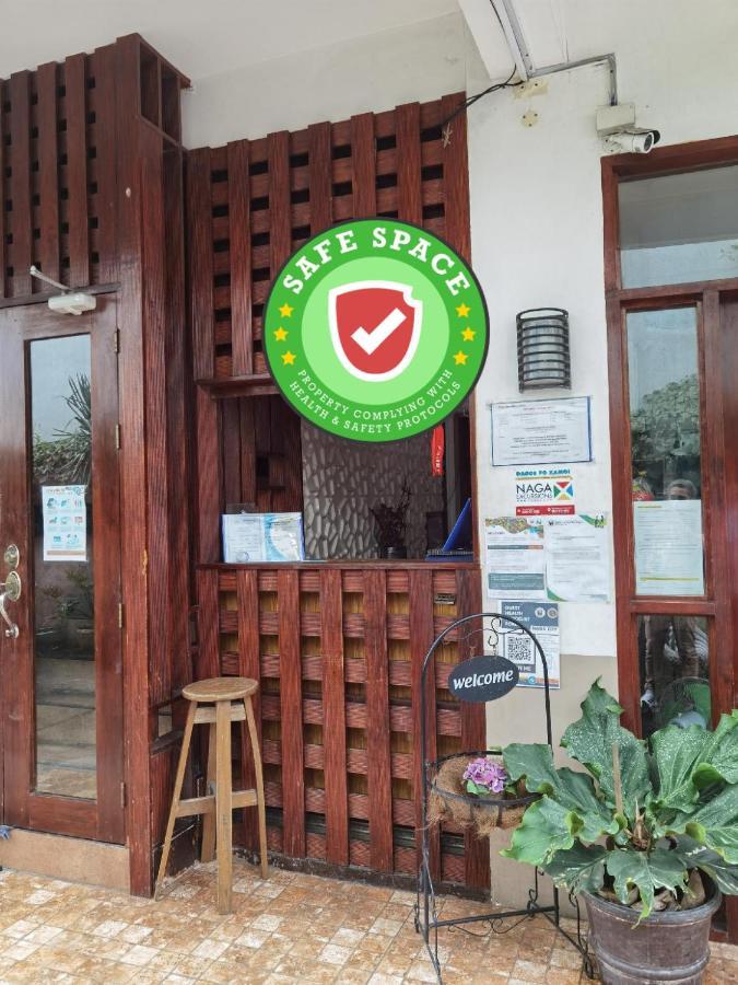 RedDoorz near Colgante Bridge Naga City Exterior foto